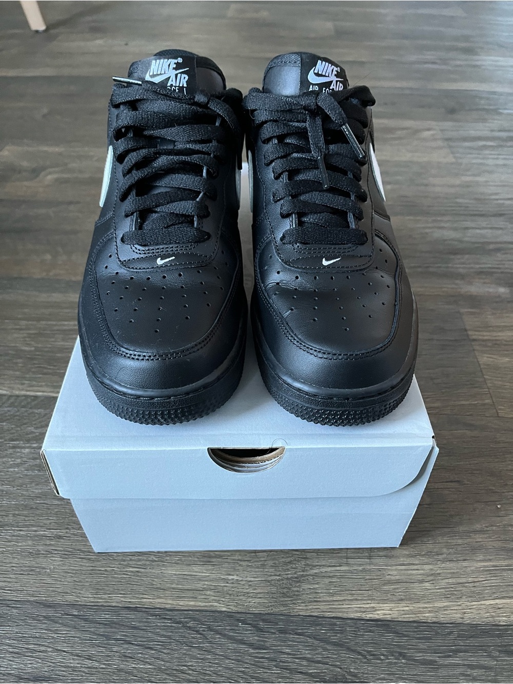 Nike Men's Black and White AF1